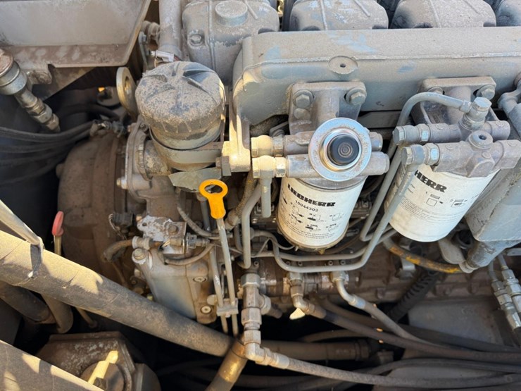 2011-liebherr-l586-image-17