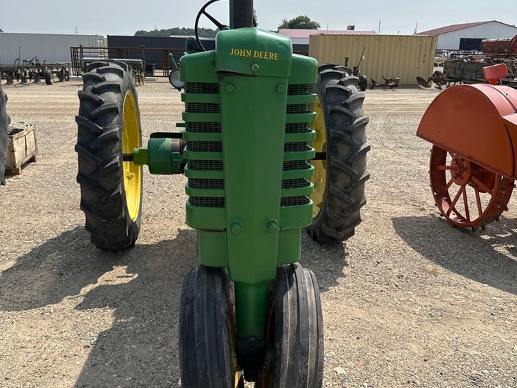 john-deere-b-image-2