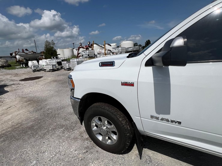 2022-dodge-2500-image-59