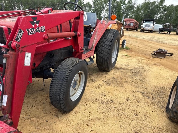 massey-ferguson-1250-image-11