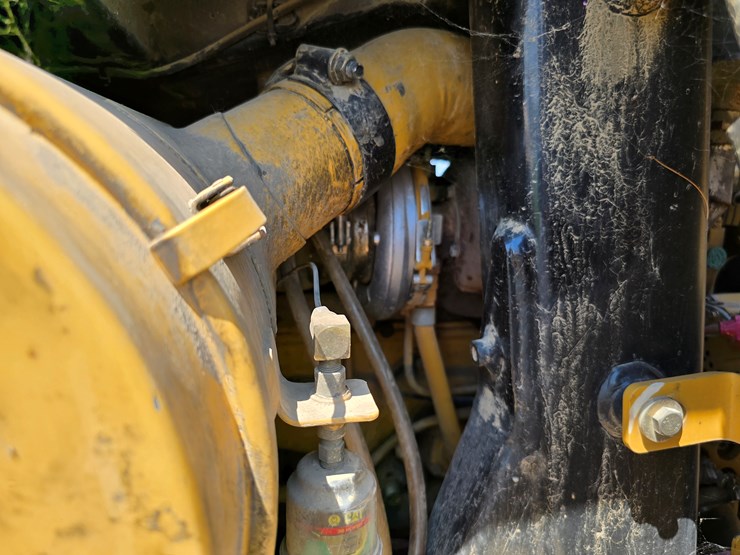 2005-caterpillar-953c-image-117