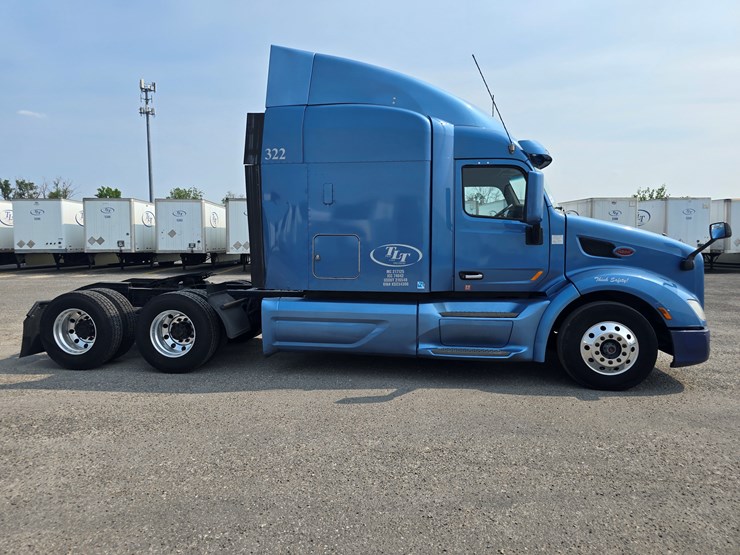 2019-peterbilt-579-image-32