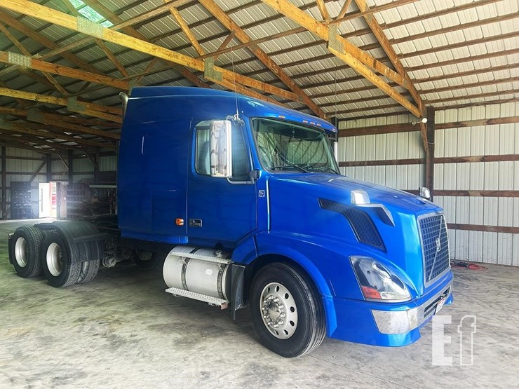 2007-volvo-vnl64t630-image-3