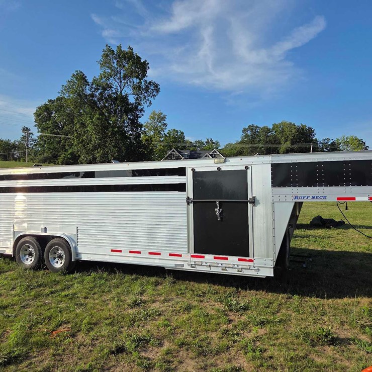 2017 8'x24' Eby aluminum livestock trailer