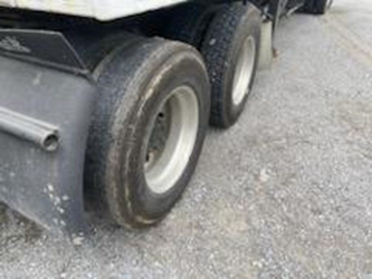 2009-mack-pinnacle-cxu613-image-11