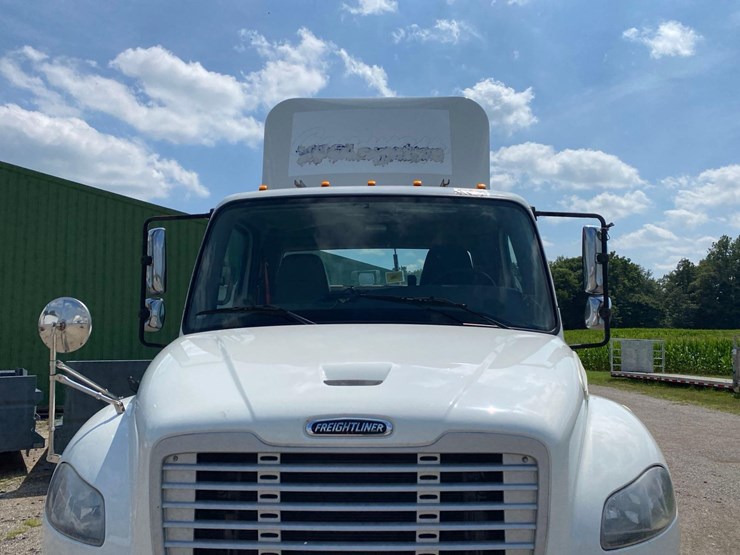 2014-freightliner-m2-image-11