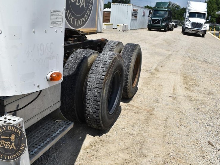 1999-freightliner-fld112-image-49
