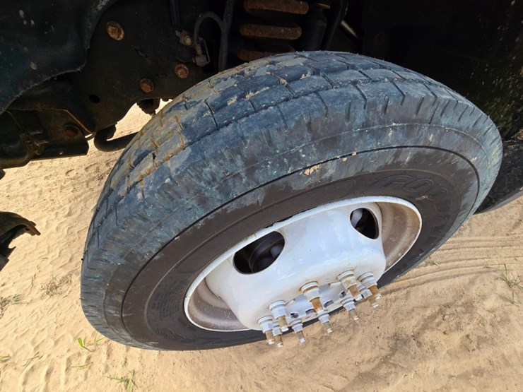 2014-ford-f550-image-32
