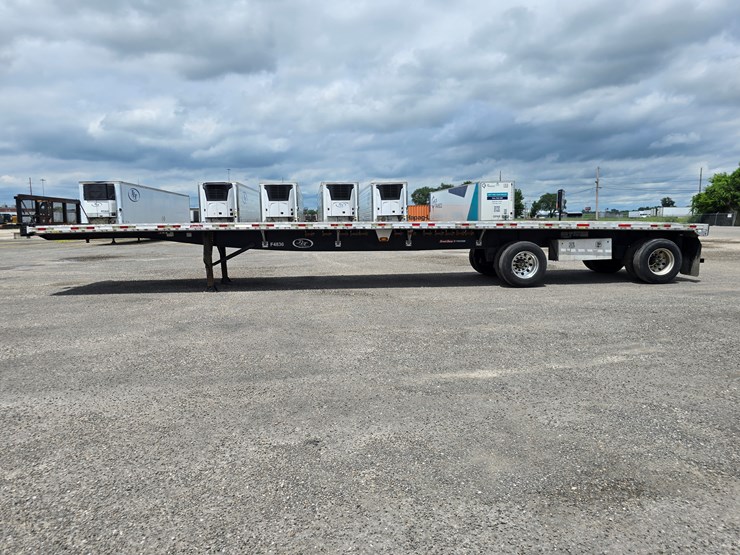 2015-great-dane-48'-x-102"-image-13