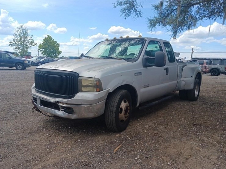 2006-ford-f350-image-3