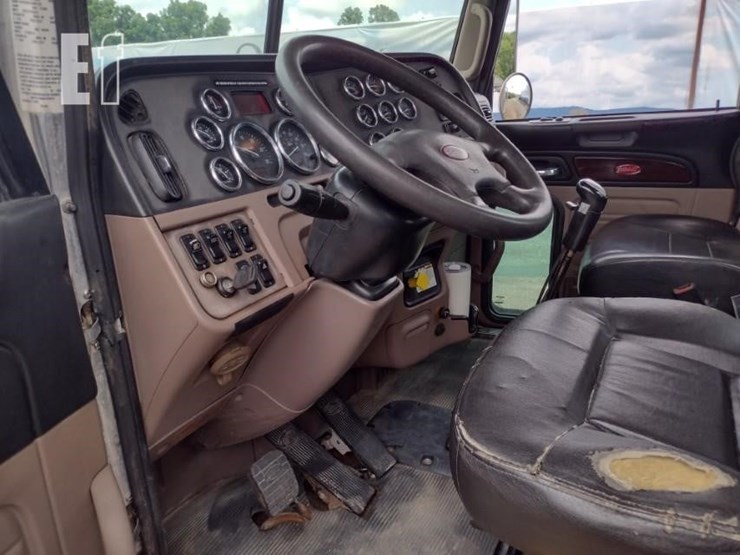 2016-peterbilt-367-image-15