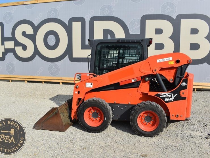 2020-kubota-ssv65-image-11