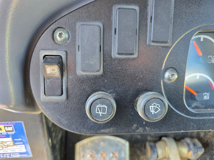 2005-caterpillar-953c-image-132