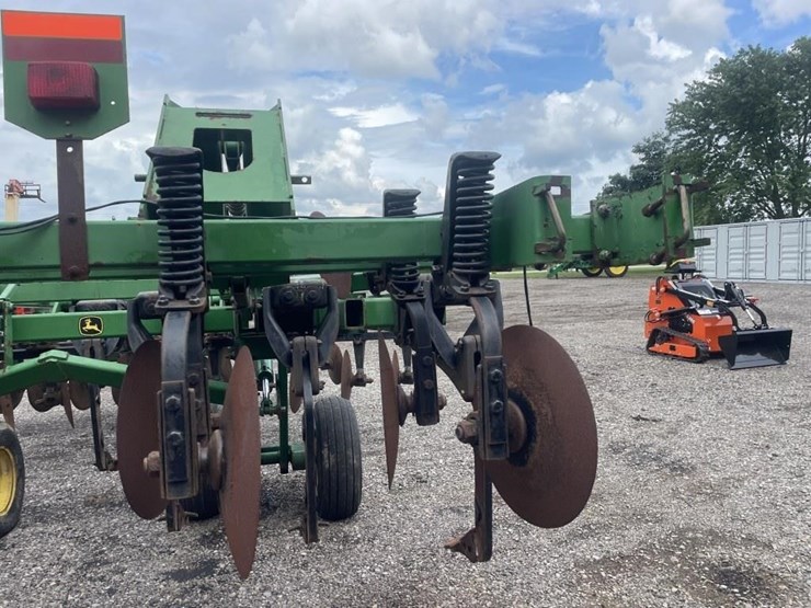 2002-john-deere-2700-image-4