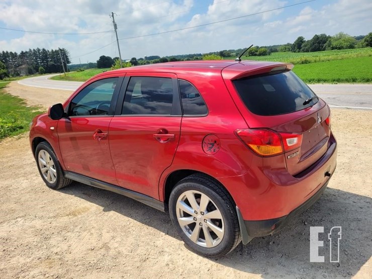 2015-mitsubishi-outlander-image-9