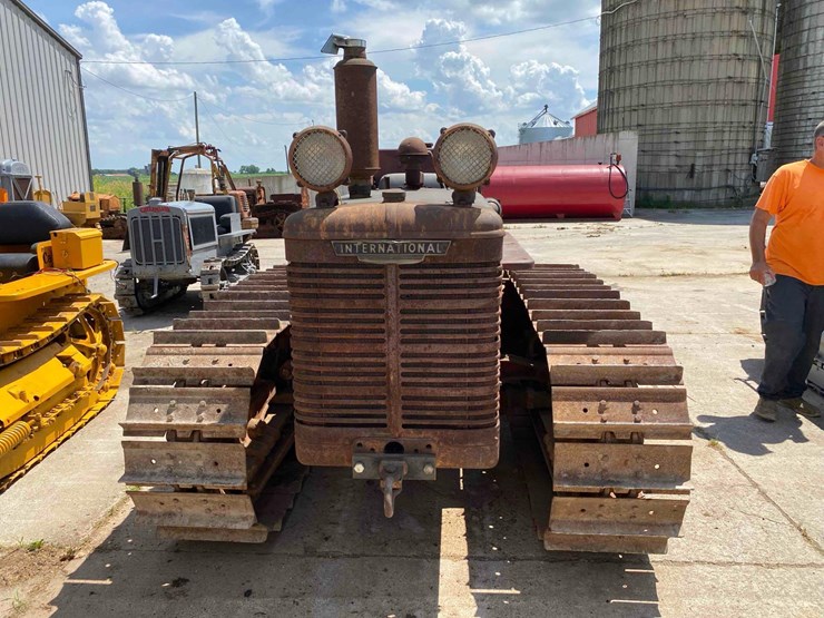 international-td-9--diesel-ag-crawler-image-3