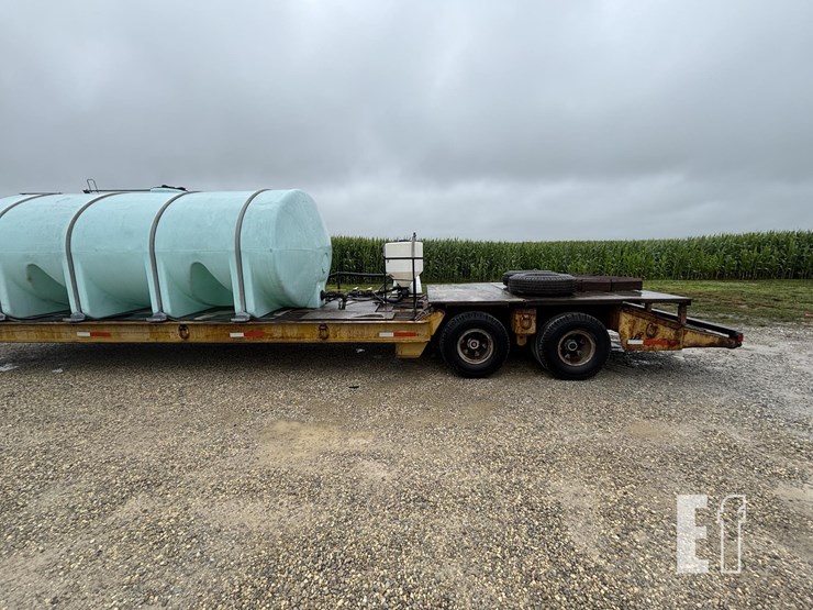 1963-fruehauf-4,000-gal.-image-3