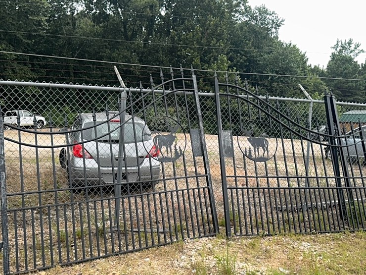 two-8-foot-gates-with-whitetail-image-1