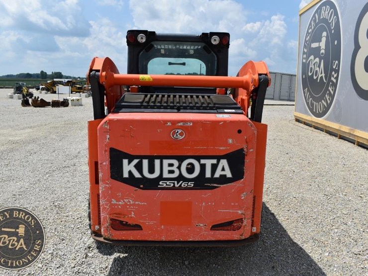 2017-kubota-ssv65-image-14