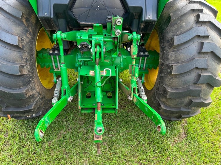 2021-john-deere-5045e-image-9