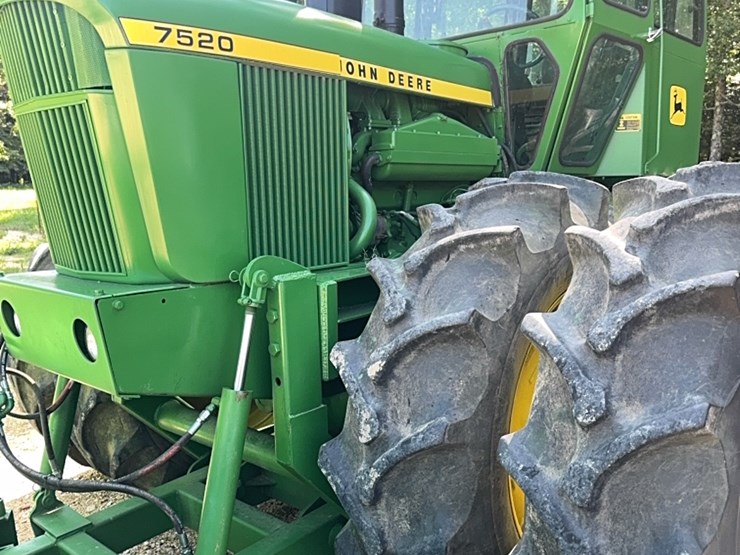 john-deere-7520-image-10