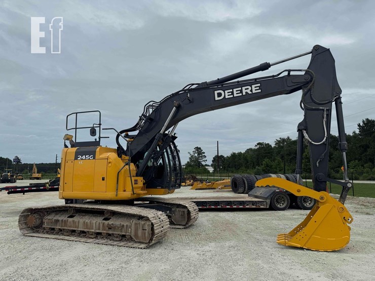 2021-deere-245g-lc-image-5