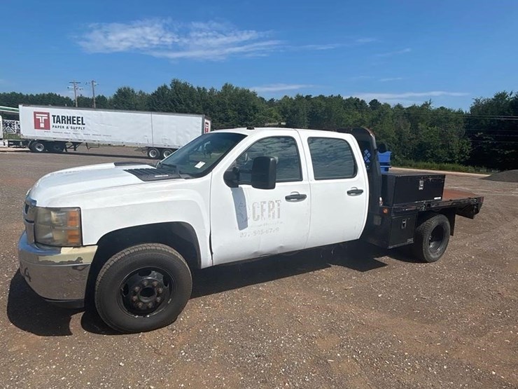 2011-chevrolet-cheyenne-3500hd-image-1