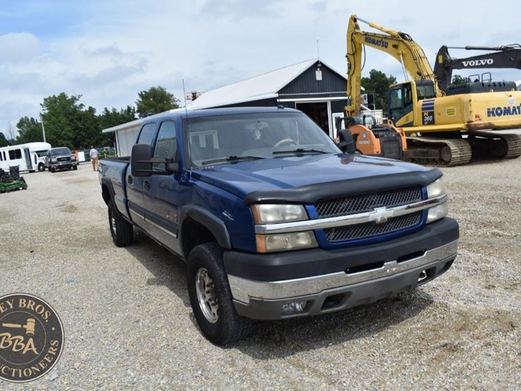 2003-chevrolet-silverado-2500-image-11