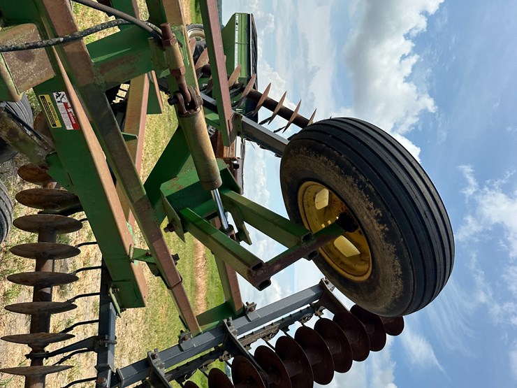 john-deere-630-image-19