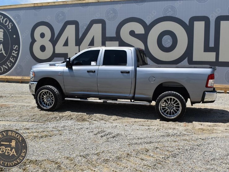 2024-ram-3500-hd-image-11