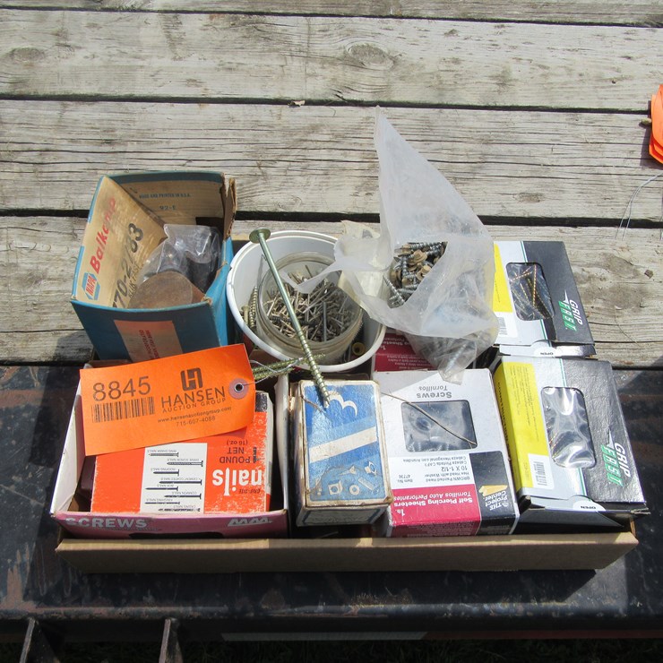 #8845 • Contents of Lot