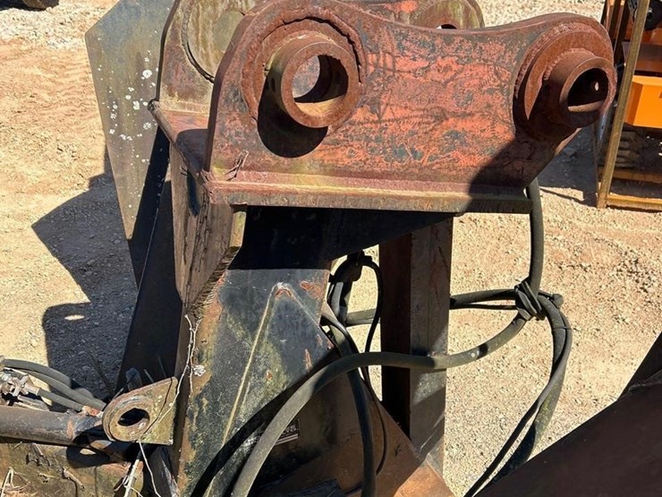 holt-excavator-tree-spade-attachment-image-9