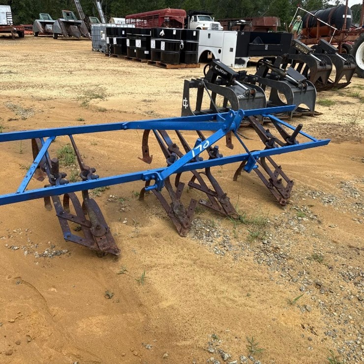 170 - 2 ROW CULTIVATOR