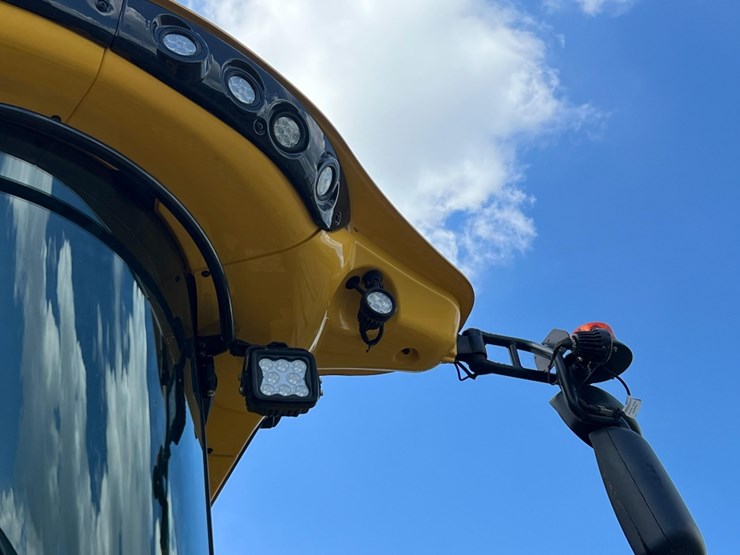 2023-new-holland-cr10.90-image-28
