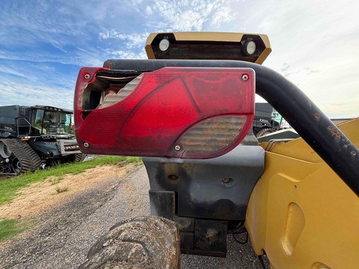 caterpillar-th407c-image-39