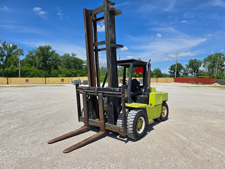 #16610-•-clark-c500y165d-diesel-forklift-image-4