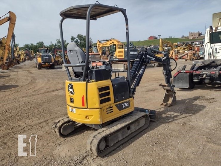 2022-deere-17g-image-46