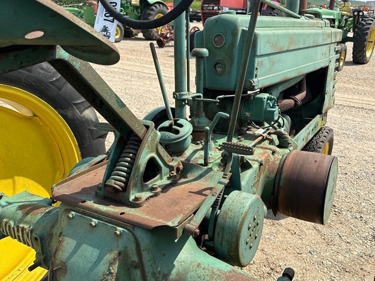 john-deere-b-image-8