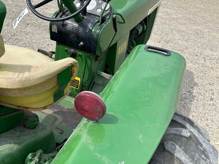 john-deere-4020-image-10