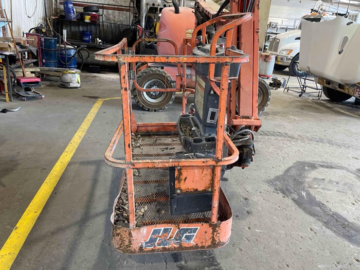2007-jlg-450aj-series-ii-manlift-image-3