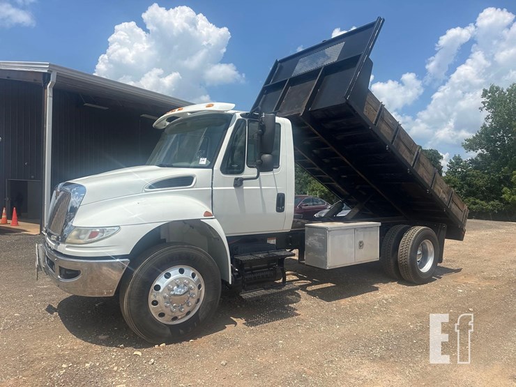 2015-international-durastar-4400-image-3