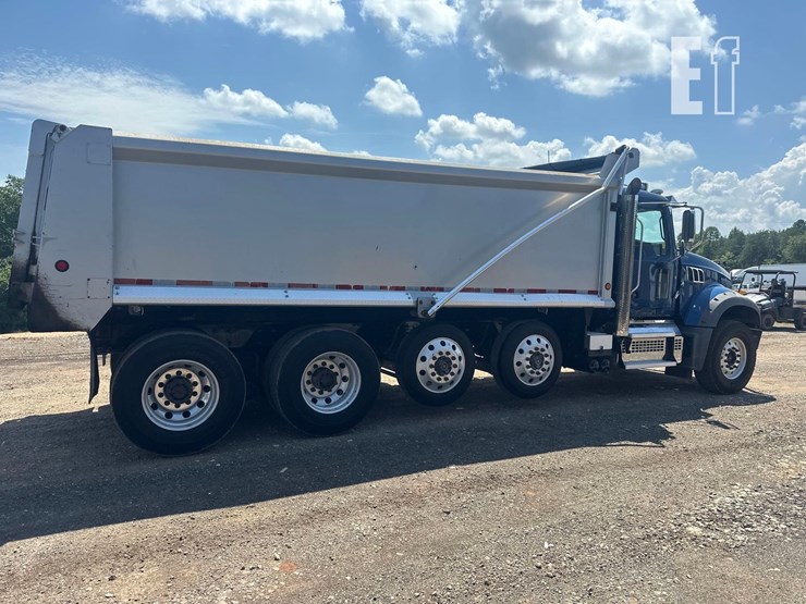 2021-mack-granite-64fr-image-5