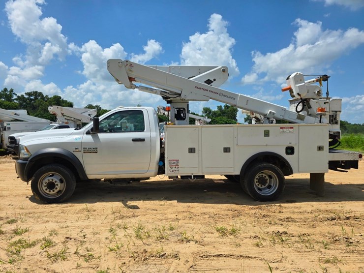 2018-dodge-ram-5500-image-1
