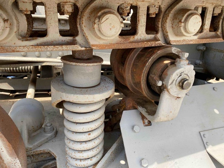 caterpillar-60-snow-crawler-tractor-image-31