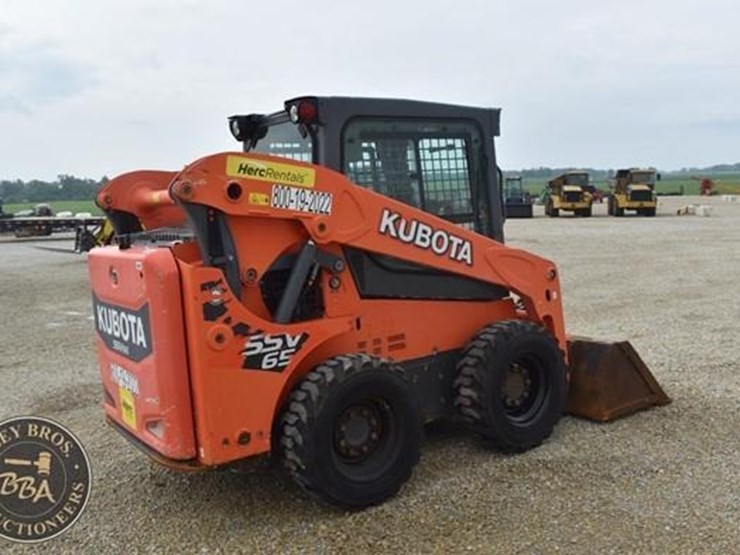 2017-kubota-ssv65-image-21
