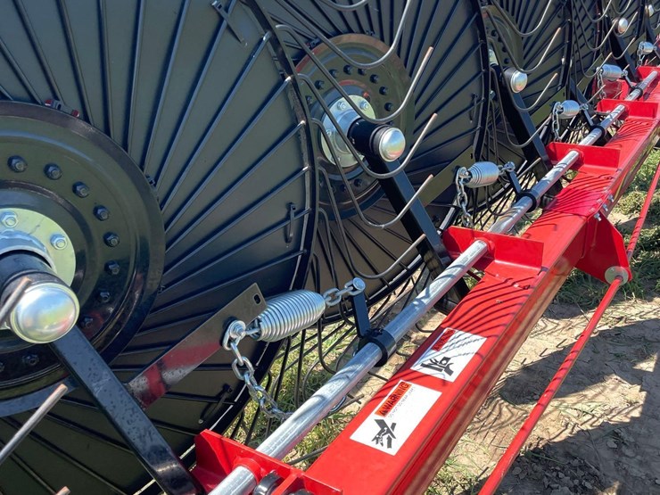 2023-h&s-14-wheel-v-rake-1-owner-image-24
