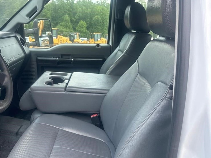 2015-ford-f550-image-33