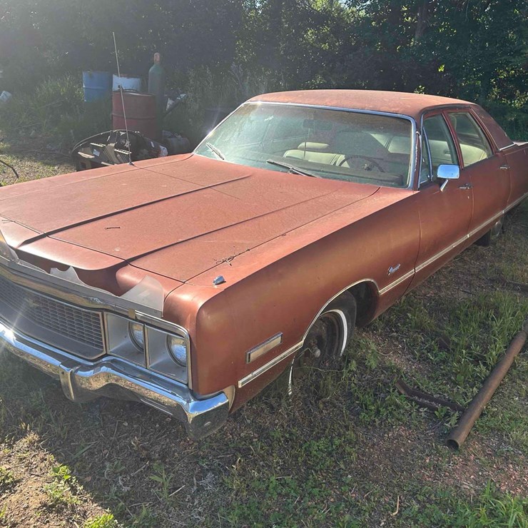 **SOLD ONSITE ONLY - NO ONLINE BIDS WILL BE ACCEPTED**  Chrysler Newport Car