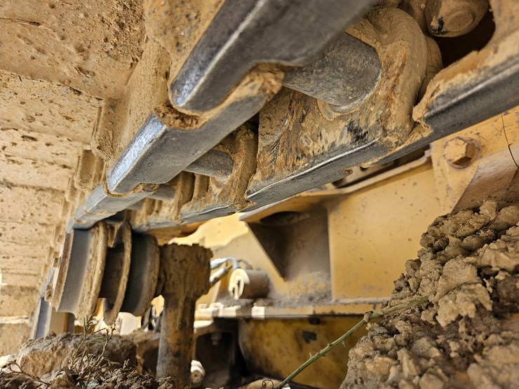 caterpillar-d4c-image-50