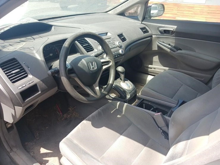 2010-honda-civic-runs/moves-vp-image-3